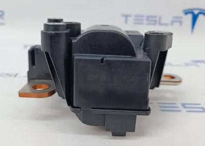 Контактор высоковольтной батареи Tesla Model 3 2019 — фото 2