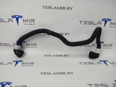 Патрубок системы охлаждения пластиковый передний Tesla Model Y 2021