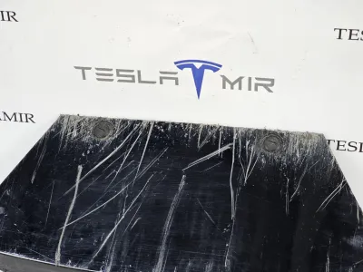 Заглушка заднего бампера под крюк Tesla Model S 2022 — фото 2