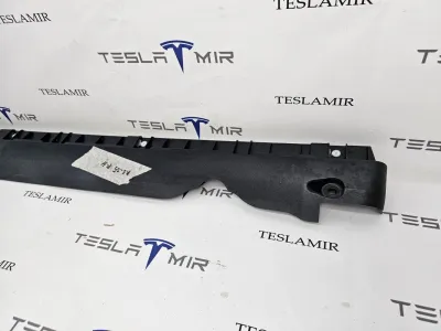 Накладка на порог правая Tesla Model Y 2025 — фото 3