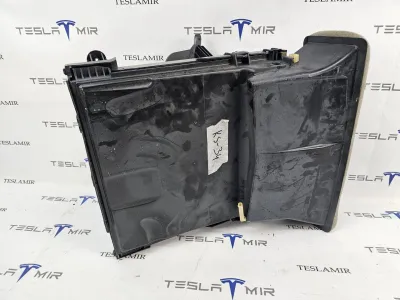Корпус воздушногo фильтра Tesla Model S 2022 — фото 5