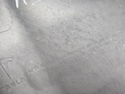 Пластик салона Tesla Model S 2022 — фото 3