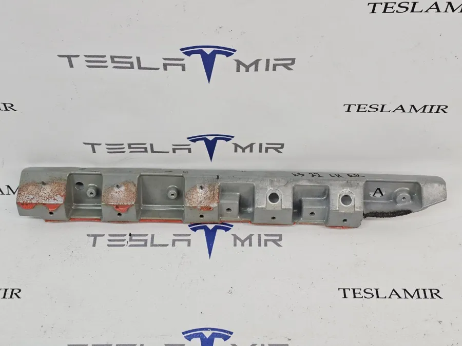 Часть кузова (вырезанный элемент) Tesla Model X 2018 — фото 1