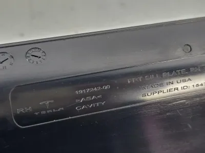 Накладка на порог правая Tesla Model 3 2024 — фото 3