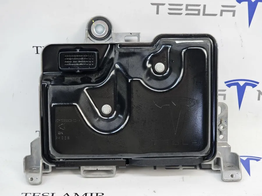Блок управления BCM (бортовой сети) (Body Control Module) Боди Tesla Model 3 2024 — фото 1
