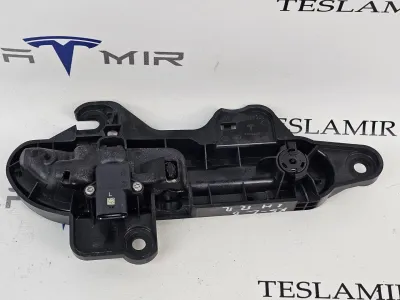 Ручка наружная двери левой Tesla Model 3 2024 — фото 3