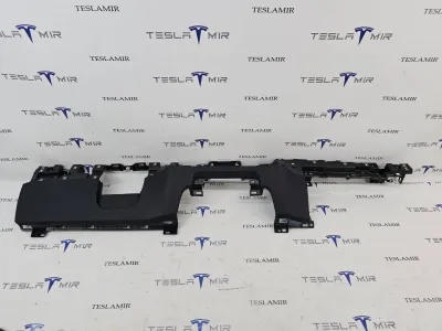 Панель передняя салона (торпедо) Tesla Model S 2022