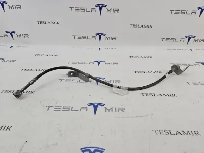 Шланг тормозной передний левый Tesla Model Y 2022