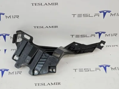 Кронштейн внутренний стойки C левый Tesla Model Y 2022