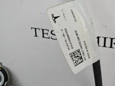 Блок управления BCM (бортовой сети) (Body Control Module) Боди Tesla Model Y 2022 — фото 2