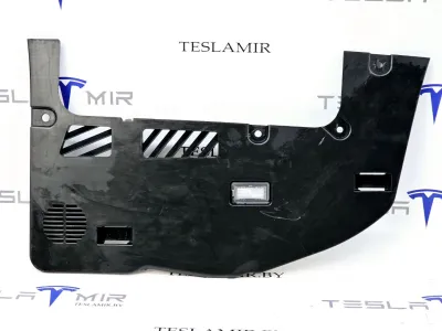 Пластик салона Tesla Model 3 2019