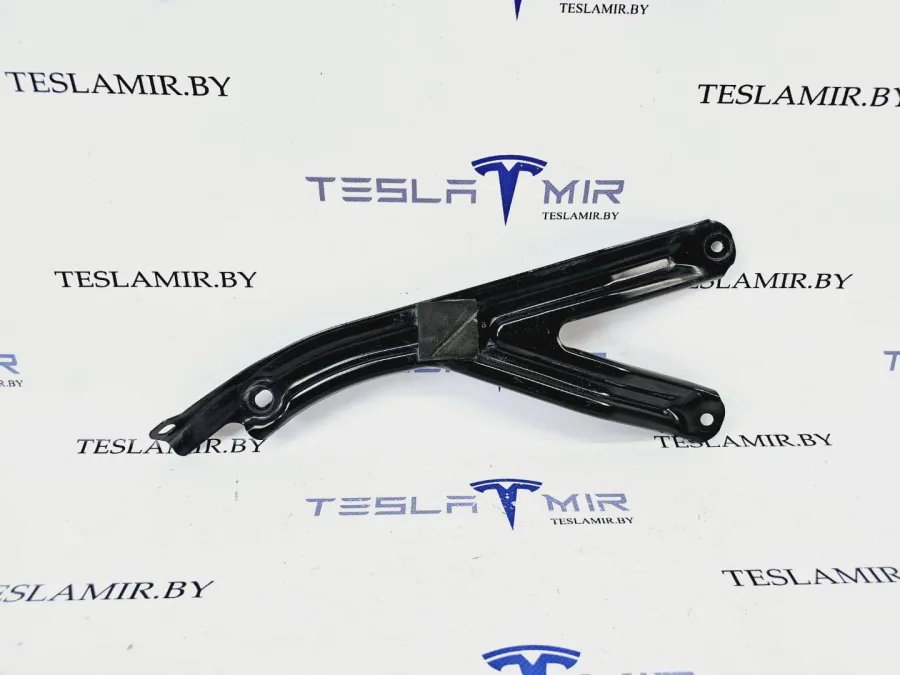 Распорка стоек Tesla Model S 2022 — фото 1