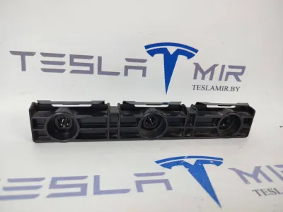 Кронштейн порога задний Tesla Model S 2017