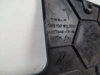 Пластик салона Tesla Model S 2017 — фото 2