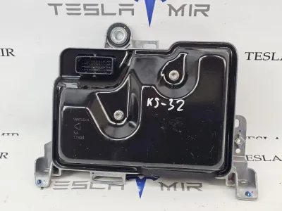 Блок управления BCM (бортовой сети) (Body Control Module) Боди Tesla Model Y 2025
