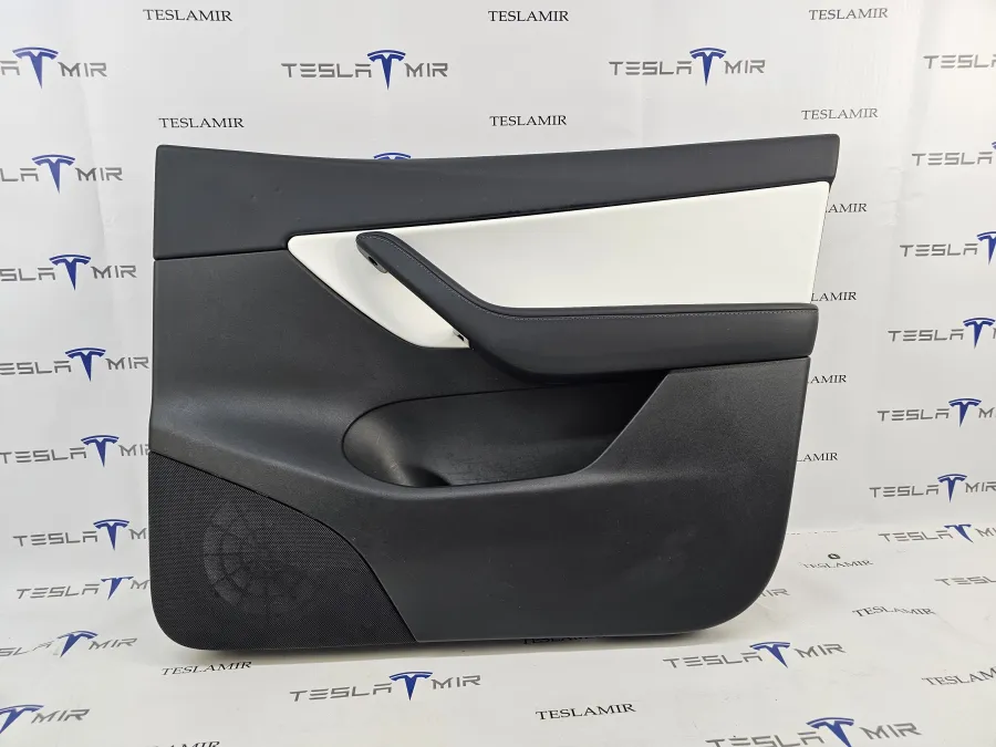 Обшивка двери передней правой Tesla Model Y 2020 — фото 1