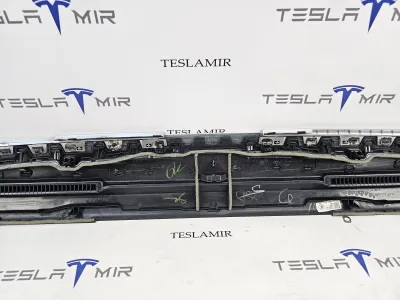 Декоративная накладка центральной консоли Tesla Model Y 2020 — фото 6