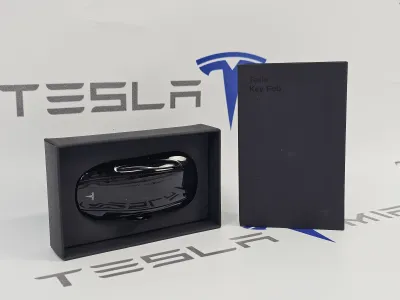 Ключ открытия автомобиля (машинка) Tesla Model X 2023 — фото 3