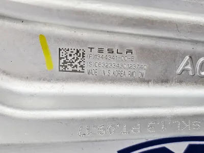 Рычаг передний поперечный прямой Tesla Model 3 2025 — фото 2