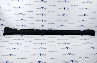 Накладка на порог левая Tesla Model 3 2021