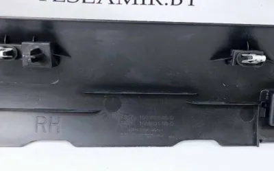 Накладка на порог правая Tesla Model 3 2021 — фото 4
