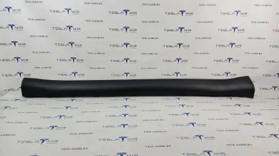 Накладка на порог левая Tesla Model Y 2021