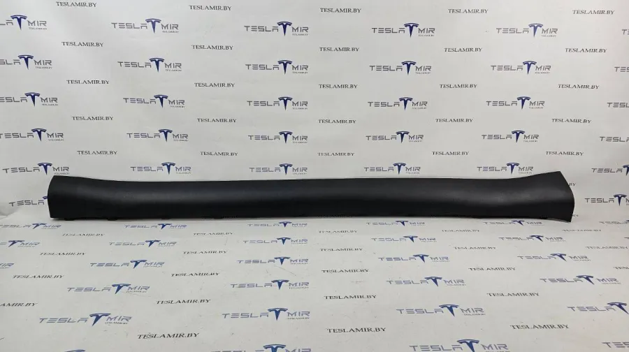 Накладка на порог левая Tesla Model Y 2021 — фото 1