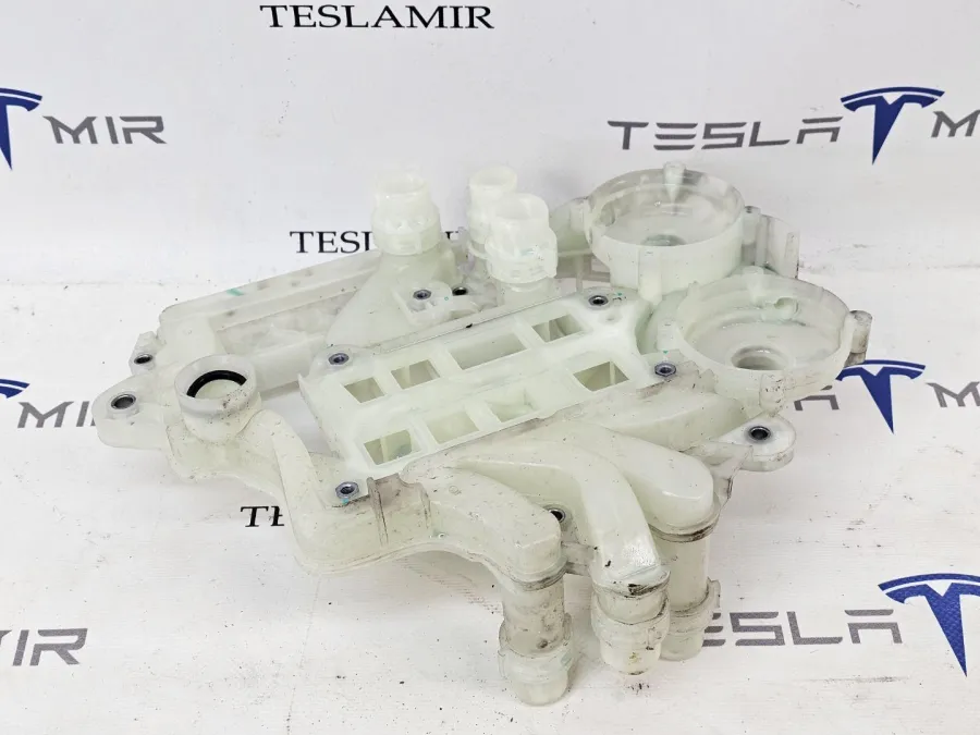Тепловой насос Tesla Model Y 2021 — фото 1