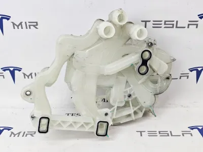 Тепловой насос Tesla Model Y 2021 — фото 2