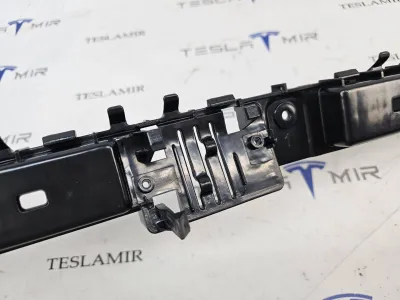 Кронштейн крепления бампера (центральный) задний Tesla Model 3 2024 — фото 4