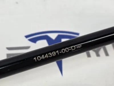 Стойка стабилизатора передняя левая Tesla Model Y 2021 — фото 2