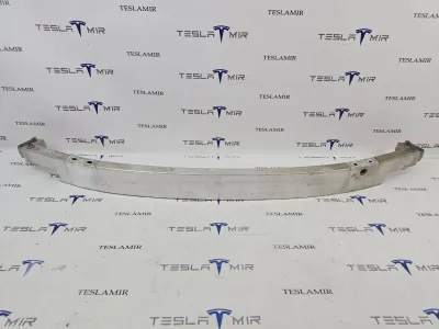 Усилитель переднего бампера верхний Tesla Model Y 2022