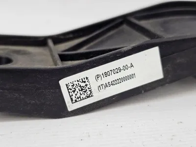 Распорка стоек Tesla Model S 2022 — фото 2
