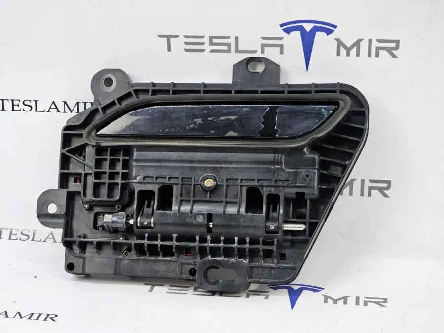 Ручка наружная двери левой Tesla Model S 2022 — фото 1