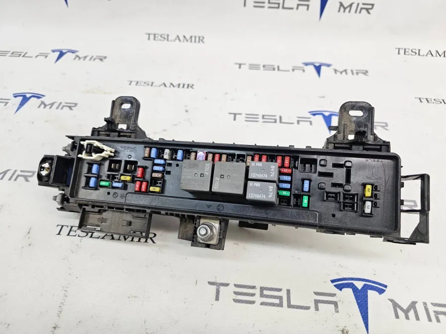 Блок предохранителей Tesla Model S 2018 — фото 1