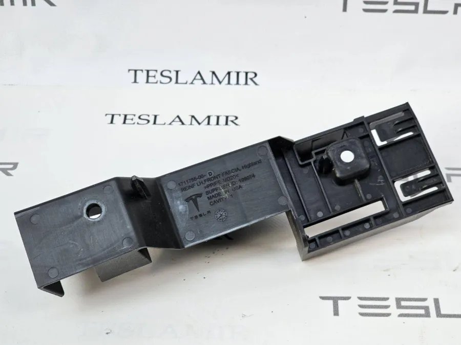 Кронштейн передней панели (телевизора) Tesla Model 3 2025 — фото 1