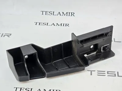 Кронштейн передней панели (телевизора) Tesla Model 3 2025 — фото 3