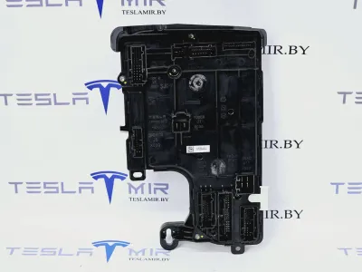 Блок управления BCM (бортовой сети) (Body Control Module) Боди левый Tesla Model 3 2023
