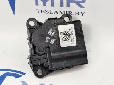 Сервопривод печки верхний Tesla Model 3 2022