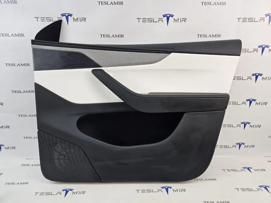 Обшивка двери передней правой Tesla Model Y 2025 — фото 1