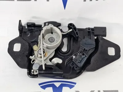 Замок капота Tesla Model 3 2024
