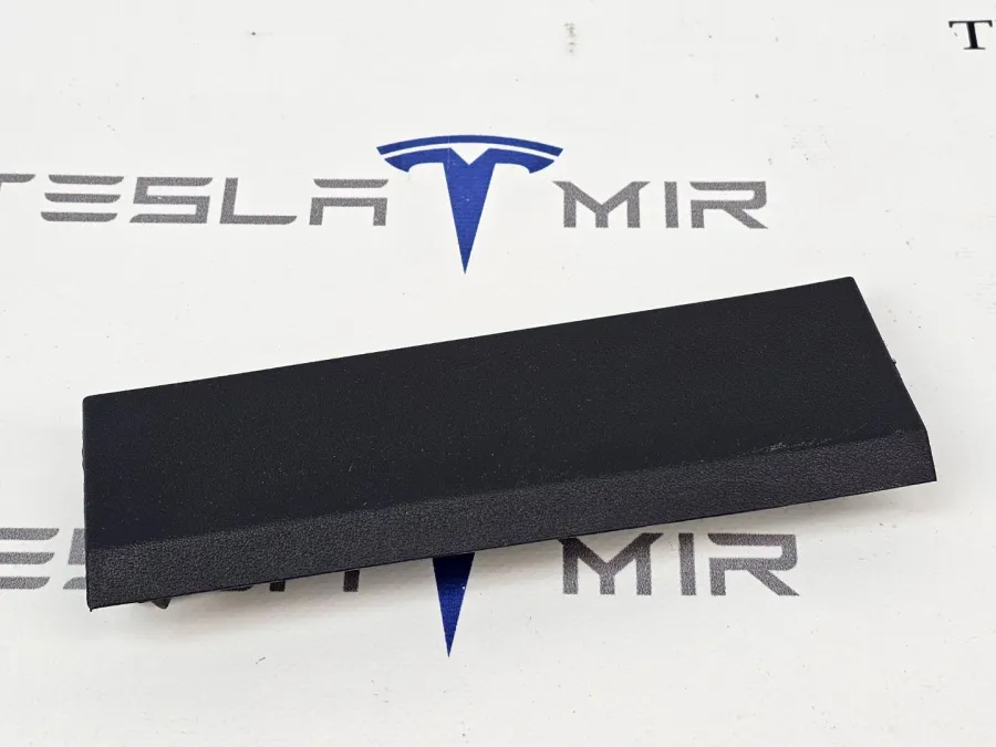 Пластик салона Tesla Model 3 2023 — фото 1
