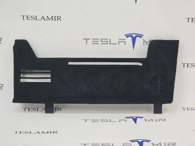 Пластик салона Tesla Model S 2022
