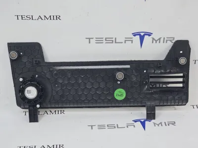 Пластик салона Tesla Model S 2022 — фото 2