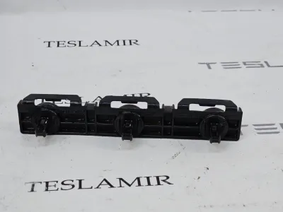 Кронштейн порога задний Tesla Model S 2018