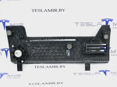 Пластик салона Tesla Model S 2022 — фото 2
