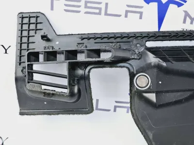Пластик салона Tesla Model S 2022 — фото 3