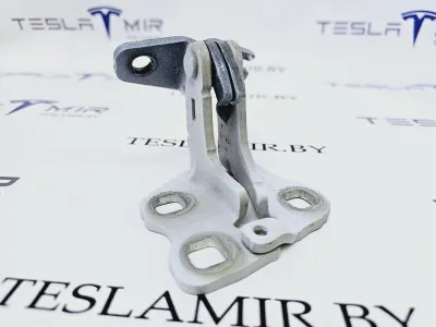 Петля двери передней верхняя правая Tesla Model 3 2023