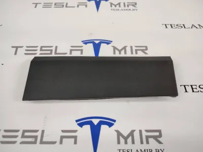 Пластик салона Tesla Model 3 2022