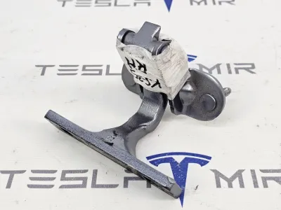 Петля крышки багажника правая Tesla Model Y 2025